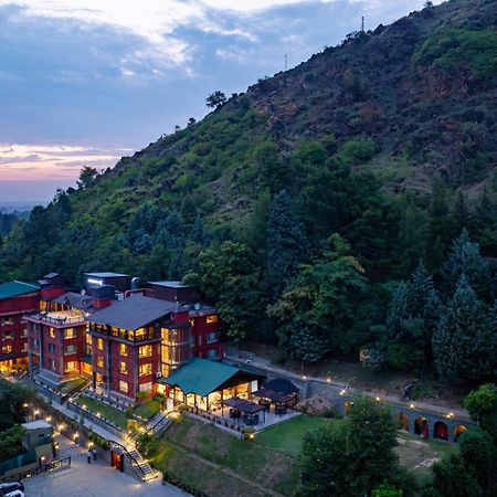 Hotel Golden Tulip Srinagar Exterior foto