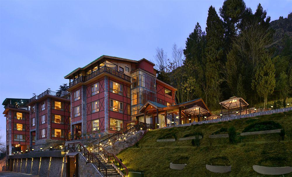 Hotel Golden Tulip Srinagar Exterior foto