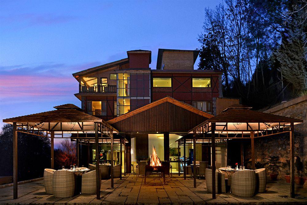 Hotel Golden Tulip Srinagar Exterior foto