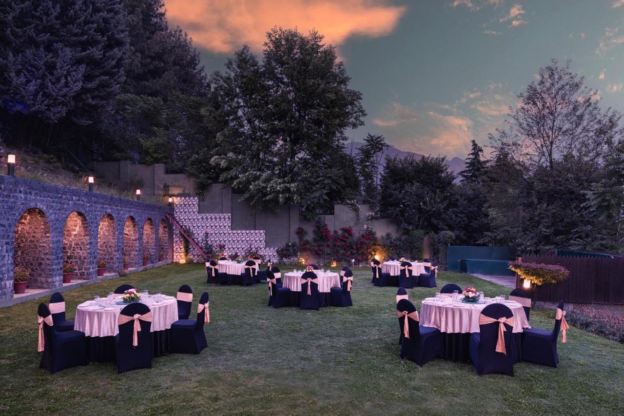 Hotel Golden Tulip Srinagar Exterior foto