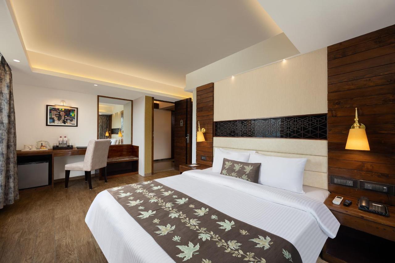 Hotel Golden Tulip Srinagar Exterior foto