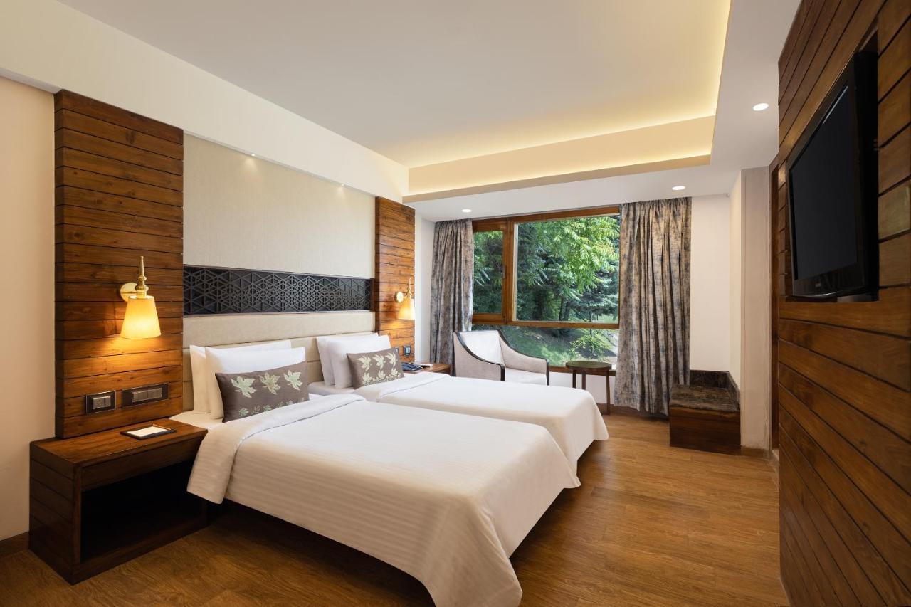 Hotel Golden Tulip Srinagar Exterior foto