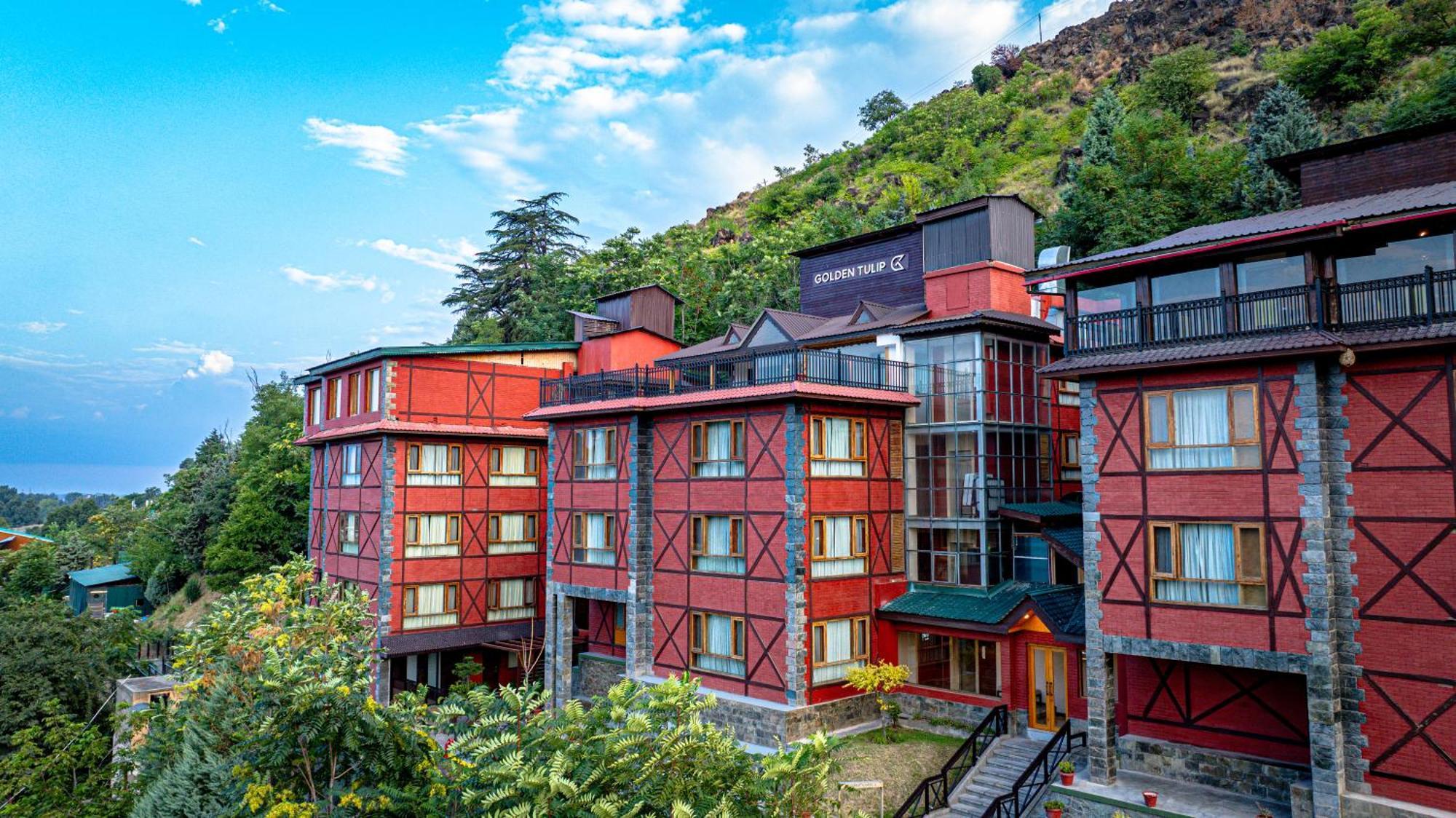 Hotel Golden Tulip Srinagar Exterior foto
