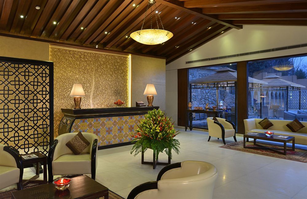 Hotel Golden Tulip Srinagar Exterior foto