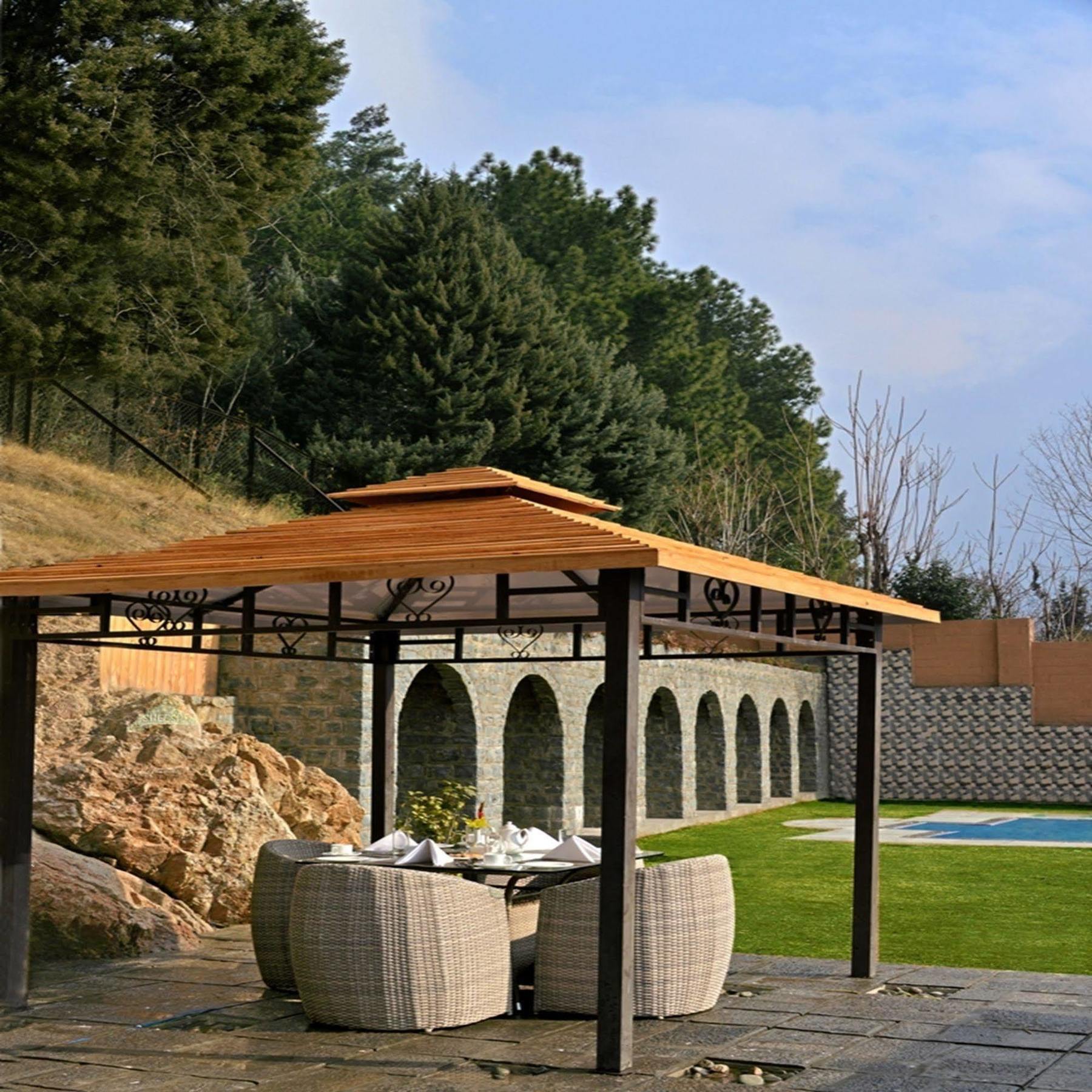 Hotel Golden Tulip Srinagar Exterior foto
